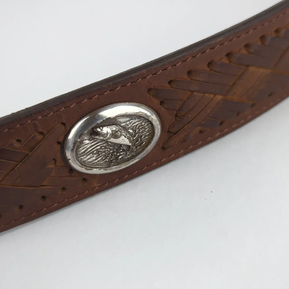 VINTAGE Men's L/XL Brown Leather Fish Image Conch Belt